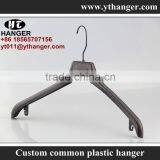 IMY-443 Black Plastic Plant Hanger Stand for Wholesale thumbnail-1