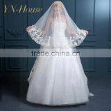 High Quality Fabric Graceful Perfect Long Tulle Wedding Veil With Appliqued Bridal Veils thumbnail-2