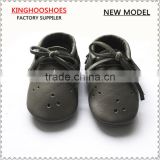 Wholesale Hard Sole Prewalker Boys Girls Leather Baby Shoes Moccasins