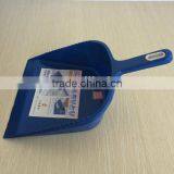 Mini Plastic Dustpan With Handle thumbnail-2