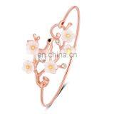 Newest Beautiful Design White Seashells Flower Rose Gold Plum Blossom Bangles for Women