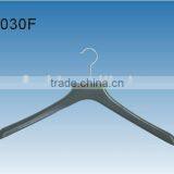 Plastic Hanger thumbnail-1