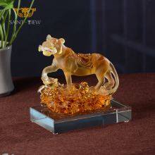 SAINT-VIEW Factory Wholesale Liuli Crystal Tiger Figurine Auspicious Home Office Decoration thumbnail-4