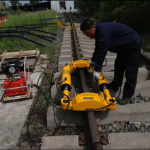 Hydraulic Rail Tensor for Railway Maintenance Work thumbnail-4