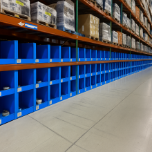 Modulare PP-Wellenwarehouseschalen – stapelbare und anpassbare Lagermöglichkeit thumbnail-3