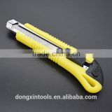 Auto retractable utility knife with 9mm 18mm cutter