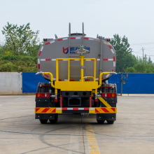 Water Tank Trucks Price Euro 4 Side Spray Water Sprinkler Tank Truck