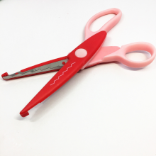 High Quality Plastic Zig Zag Safety Color Style Comfy Grip Paper Cutting Children Lace Scissors thumbnail-3