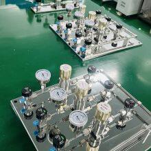 Brass Pressure Reducing Valve With Built-in Gauge and Adjustable Range 20-100 PSI thumbnail-3