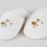 Eliya Disposable Hotel Slipper 3mm White Eva Sole Slippers With Embroidered Logo