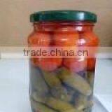 Mixed cherry tomatoes and cucumber 3-6 cm in 720ml jars