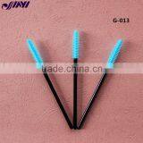 Disposable Blue Mascara Brush With Plastic Handle thumbnail-1