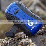 Hand-Crank Emergency Flashlight thumbnail-1