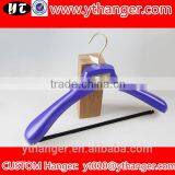 YY0513 Wholesale Luxury Bule Wide Shoulder Clothes Hangers Men Suits Hanger With Velvet Trousers Bar Supplier's Choice thumbnail-2