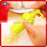 Garlic Press Peeler Crusher Presser Twist Kitchen Helper Gadget Cutter Hand Tool thumbnail-1