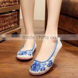 Women Casual Shoes Breathable Lace Chinese Style Floral Embroidered Ladies Cotton Walking Flats Oxford Sole Plain No logos