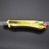 High Quality Double 18mm Blades Co-molded Safety Cutter Knife thumbnail-5