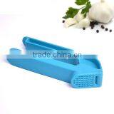 2015 foolproof plastic color garlic presser