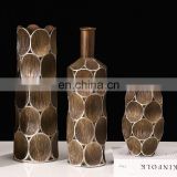 Support customized cheap Italian style interior decoration ornaments modern resin dried flower vase