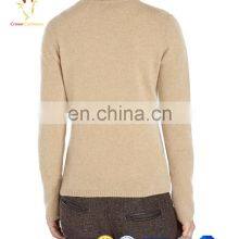 Женские вязаные свитеры с воротником-трусиком однотонные, стройного кроя с рибкой thumbnail-2