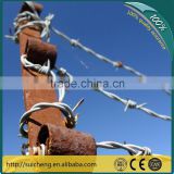 Guangzhou factory galvanized barbed wire/wire fencing (free sample)