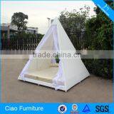 Домашняя ратановая мебель. Пирамидальная форма. Спальная комната. Белая сетчатая кровать. thumbnail-1