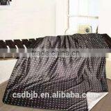 Hot Sell Four Colours Throw Microfiber Fleece Sherpa Blanket thumbnail-2