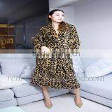 Black and White Spot Printed Coral Fleece for Laides Robe thumbnail-4