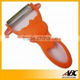 Ultra Sharp Stainless Steel Blade Vegetable Peeler thumbnail-1