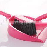 Made in China Plastic Dustpan and Brush thumbnail-1