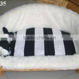 Oval Willow Wicker Dog Bed With Pillow thumbnail-1