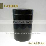 Porcelain Food Container for Food Stock thumbnail-1
