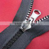 2016 Hotsale Heavy Duty Ykk Plastic Zipper in Shenzhen thumbnail-2