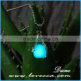 How Cool!! Glowing Magic Heart Locket Stone Pendants Lights Up In The Dark thumbnail-2