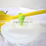 2015 hot selling special shape silicone suction cup lid