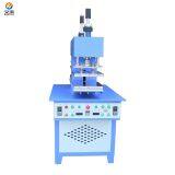 Машина для тиснения на тримерной одежде с двумя рабочими местами