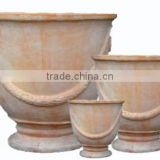 Clay terracotta pots with the beautiful style for your dreaming garden