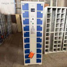 Gaveta de carregamento para smartphones com 40 portas | Armários com fechadura biométrica - Armário inteligente de entrega de encomendas thumbnail-4