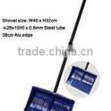 Snow Shovels thumbnail-1