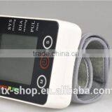 Hot-selling Simple Digital Blood Pressure Motitor Portable Wrist Professional Automatic Blood Pressure Monitor thumbnail-3
