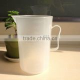 2000ml plastic measuring beaker