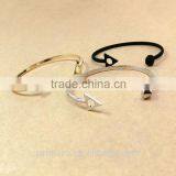 Fashion New Copper Alloy Triangle Cuff Expandable Pyramid Bangle Wholesale thumbnail-1