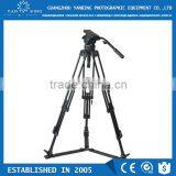 Factory supply professional carbon fiber camcorder video tripod with fluid head and handle