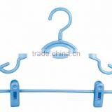 Diverse Styles Plastic Clothes Hanger thumbnail-5