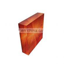 Оптовая продажа прозрачных акриловых блоков размером 30 мм с прорезанным в рельефе логотипом для выставки