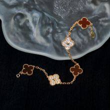VCA 18K Gold Red Agate Bracelet thumbnail-2
