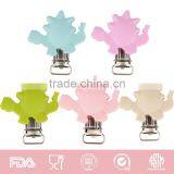 Eco-friendly Food Grade Silicone Baby Pacifier Clips thumbnail-1