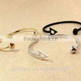 Fashion New Copper Alloy Triangle Cuff Expandable Pyramid Bangle Wholesale thumbnail-4