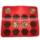 Puppy Paw & Bone Silicone Baking Pan Mold Ice Tray Dog Treat Cookie Non Stick thumbnail-3