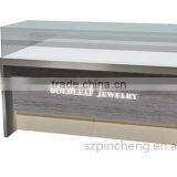 Mobile Phone Store Interior Design With Small Acrylic Case thumbnail-4